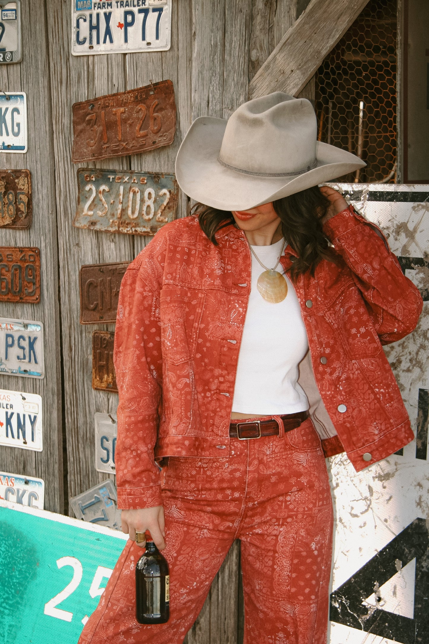 Cowgirl Shell Necklace - Beige